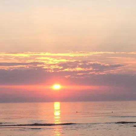 Villa Touquettoise: Beachside Historic Retreat With Garden *