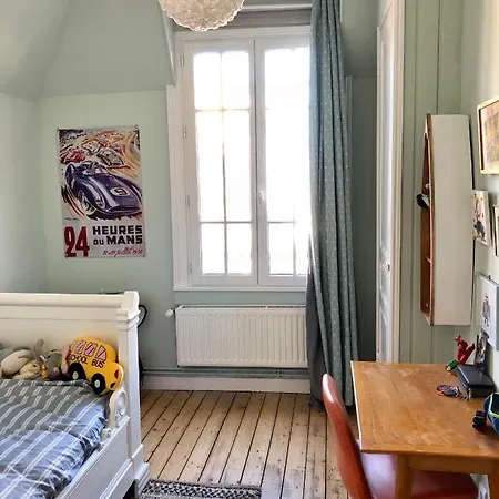 Touquettoise: Beachside Historic Retreat With Garden