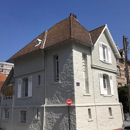 Villa Touquettoise: Beachside Historic Retreat With Garden *