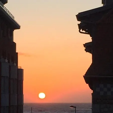 Villa Touquettoise: Beachside Historic Retreat With Garden *